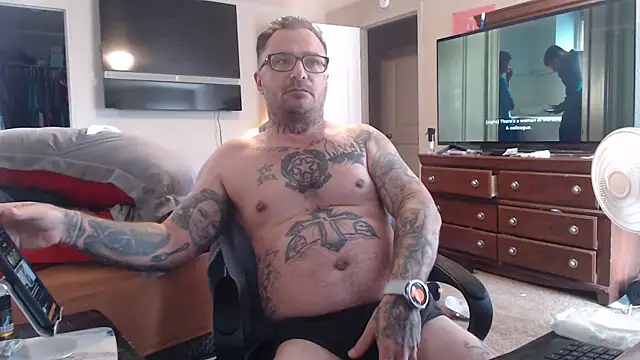 Snapshot of dadbod1178 chatting on January 2025 08:10:02 PM dadbod1178 online show from January 2025 08:10:02 PM