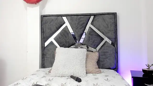 Domina0 online show from March 2026 12:09:02 PM