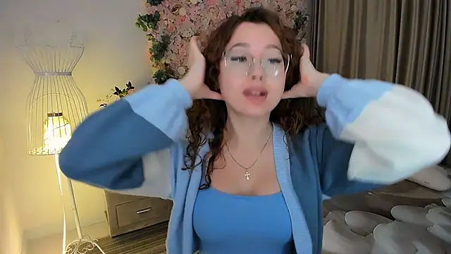 SereneFlame online show from November 2025 10:04:01 AM