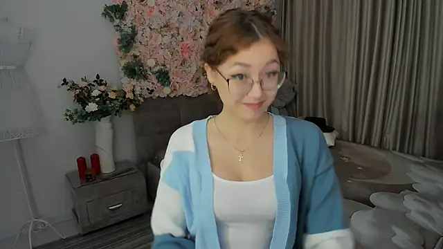 SereneFlame online show from October 2025 04:07:02 PM