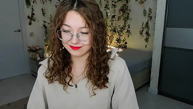 SereneFlame online show from November 2025 04:00:01 PM