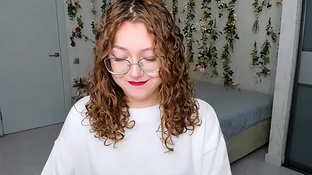 SereneFlame online show from October 2025 04:07:02 PM