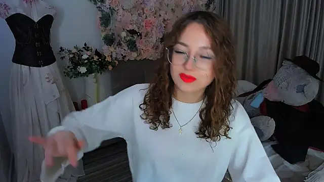 SereneFlame online show from November 2025 07:08:02 PM