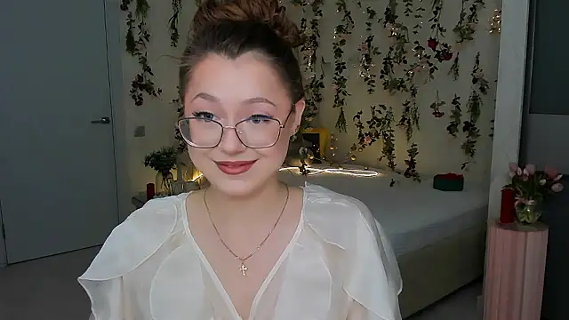 SereneFlame online show from March 2026 04:07:02 PM