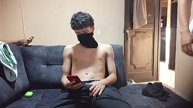 Danielraz online show from July 2026 10:49:02 PM
