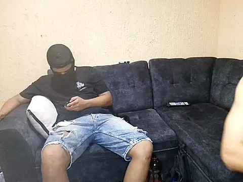 Danielraz online show from February 2026 12:43:01 AM