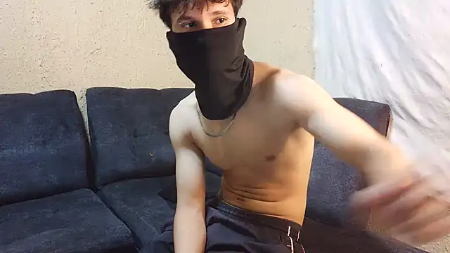 Danielraz online show from July 2026 12:44:01 AM