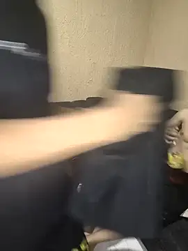 Danielraz online show from April 2026 01:12:02 AM