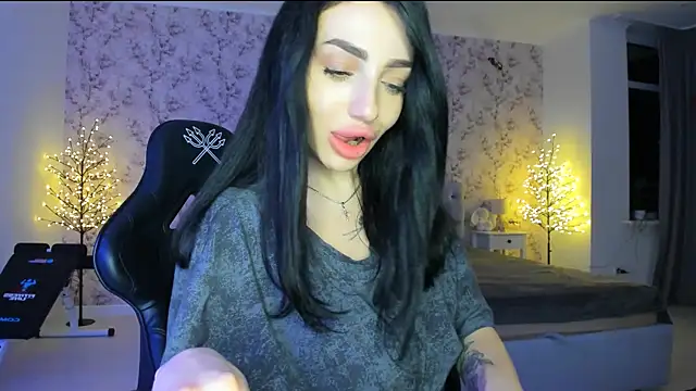 NancyLovee  online show from December 2025 04:25:02 AM