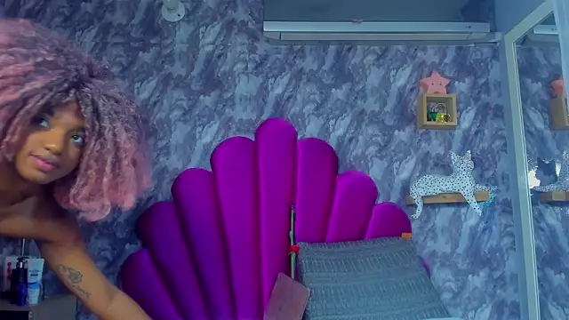 EMMAPARISS online show from March 2026 12:06:02 PM