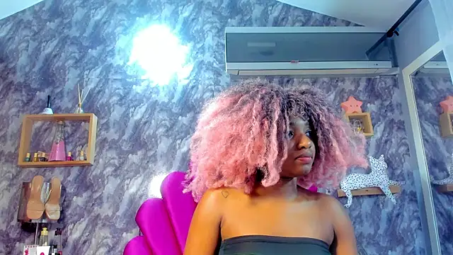 EMMAPARISS online show from December 2025 11:54:02 AM