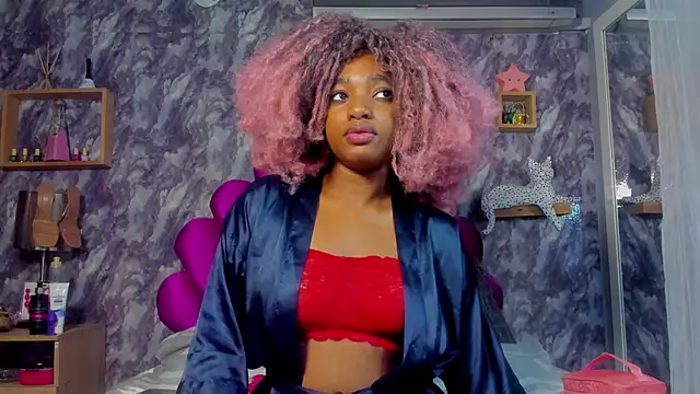 EMMAPARISS online show from March 2026 12:04:02 PM