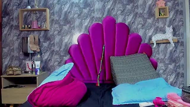 EMMAPARISS online show from January 2026 11:58:02 AM