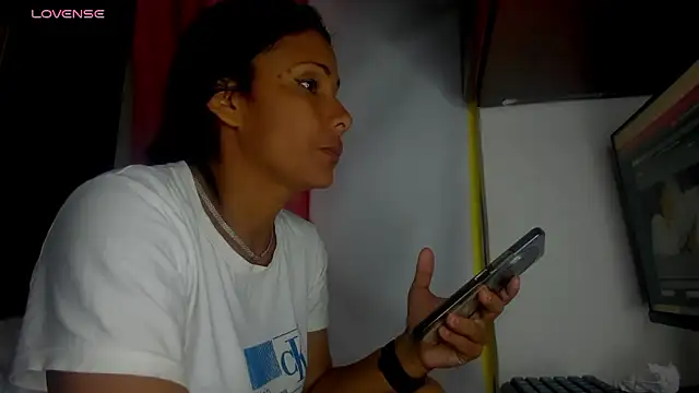 Nenita Hot  online show from January 2026 09:30:01 PM