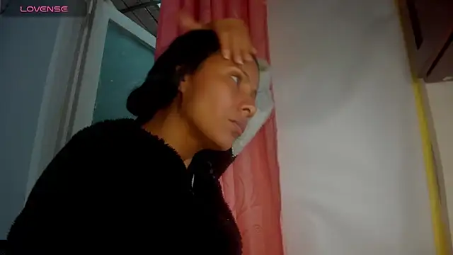 Nenita Hot  online show from November 2025 06:56:01 PM