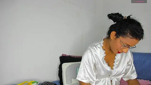 Nenita Hot  online show from March 2025 10:40:01 PM