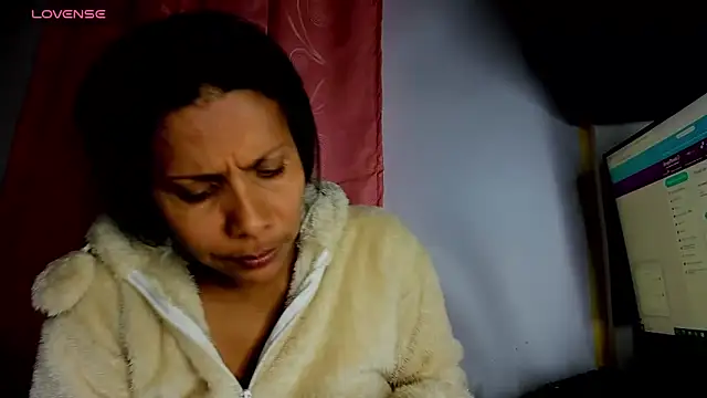 Nenita Hot  online show from September 2025 03:38:02 AM