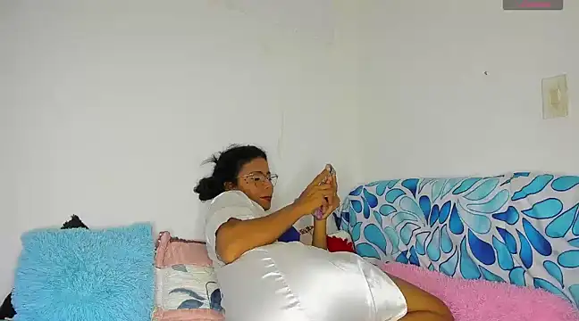 Nenita Hot  online show from March 2025 12:43:01 AM