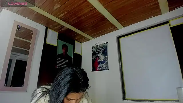 Nenita Hot  online show from September 2025 09:54:01 PM