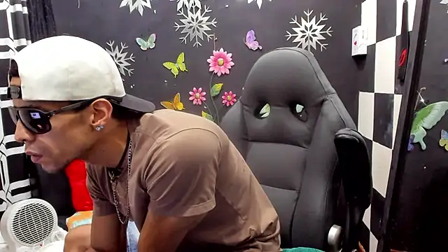 MikeRose94 online show from April 2026 05:21:01 PM