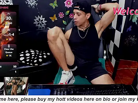 Snapshot of MikeRose94 chatting on October 2025 06:30:02 PM MikeRose94 online show from October 2025 06:30:02 PM