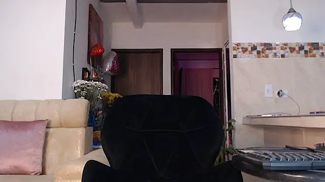 Snapshot of mistressbigcock777 chatting on October 2025 06:03:02 AM mistressbigcock777 online show from October 2025 06:03:02 AM