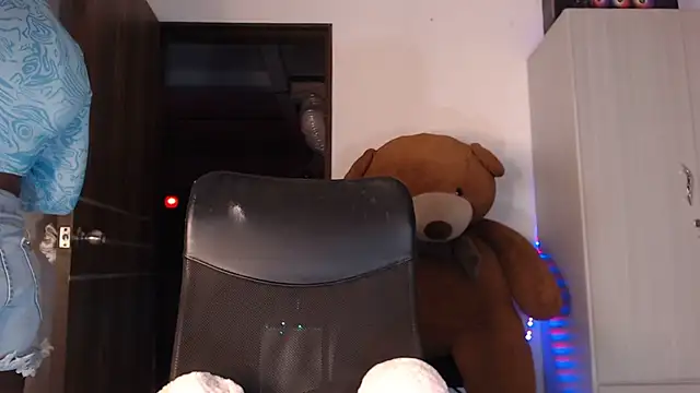 mistressbigcock777 online show from April 2026 03:41:01 AM