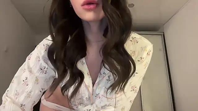 ur molly online show from January 2026 02:26:01 AM