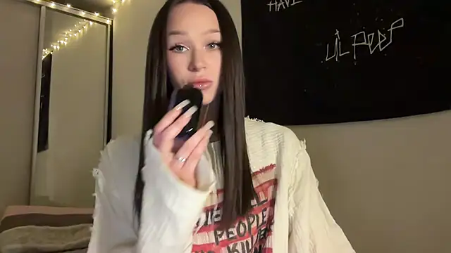 ur molly online show from November 2025 12:42:02 PM