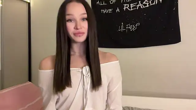 ur molly online show from November 2025 04:44:01 PM