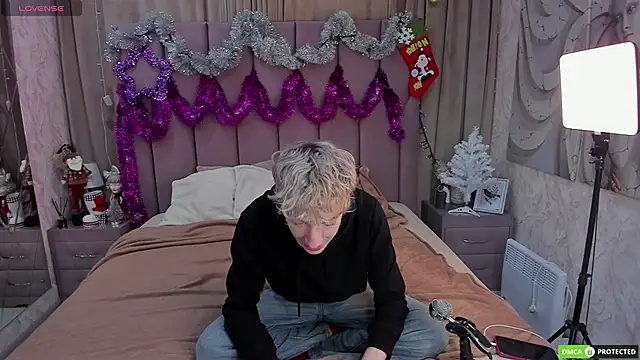 Snapshot of TrevorBenson chatting on December 2025 03:23:01 AM TrevorBenson online show from December 2025 03:23:01 AM