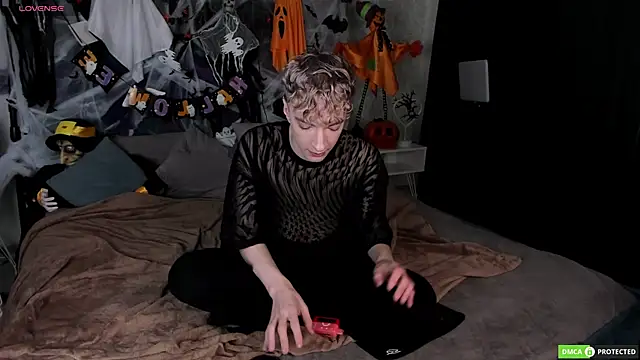 Snapshot of TrevorBenson chatting on November 2025 06:08:02 AM TrevorBenson online show from November 2025 06:08:02 AM