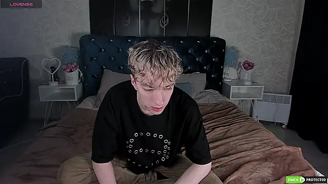 Snapshot of TrevorBenson chatting on December 2025 03:05:02 AM TrevorBenson online show from December 2025 03:05:02 AM