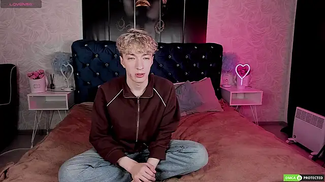 Snapshot of TrevorBenson chatting on November 2025 03:27:02 AM TrevorBenson online show from November 2025 03:27:02 AM