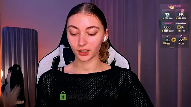 Snapshot of lady_curls chatting on November 2025 10:09:02 PM lady curls online show from November 2025 10:09:02 PM