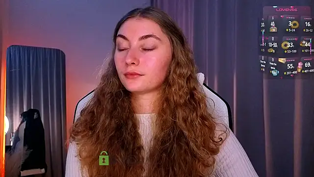 Snapshot of lady_curls chatting on November 2025 09:48:01 PM lady curls online show from November 2025 09:48:01 PM