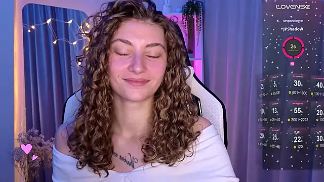 lady curls online show from March 2025 09:15:02 PM
