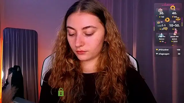 Snapshot of lady_curls chatting on November 2025 07:51:02 PM lady curls online show from November 2025 07:51:02 PM