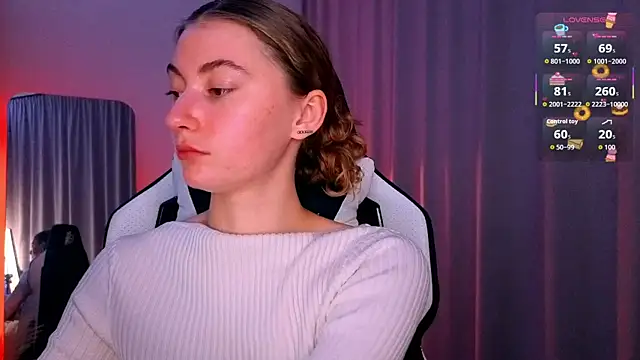 lady curls online show from October 2025 09:49:01 PM