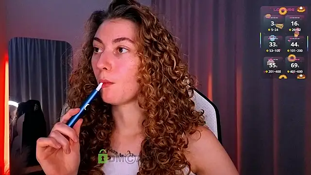 Snapshot of lady_curls chatting on October 2025 10:20:01 PM lady curls online show from October 2025 10:20:01 PM