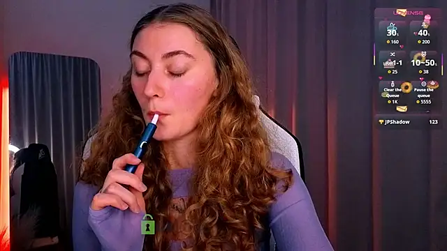 Snapshot of lady_curls chatting on October 2025 09:46:01 PM lady curls online show from October 2025 09:46:01 PM