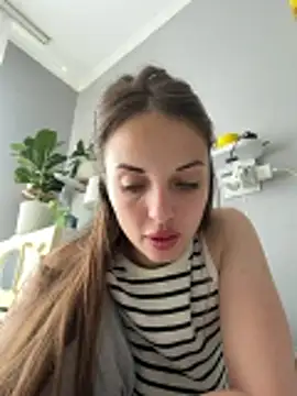 Snapshot of AmiLavs chatting on May 2026 08:34:01 AM AmiLavs online show from May 2026 08:34:01 AM