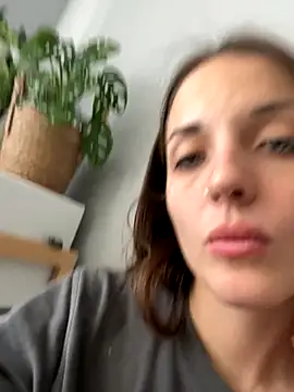 AmiLavs online show from November 2025 10:08:02 AM