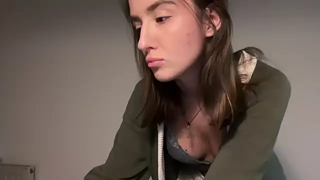 Snapshot of EmilyWi_ chatting on September 2025 06:03:01 PM EmilyWi online show from September 2025 06:03:01 PM