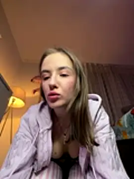 Snapshot of EmilyWi_ chatting on December 2025 10:04:01 PM EmilyWi online show from December 2025 10:04:01 PM