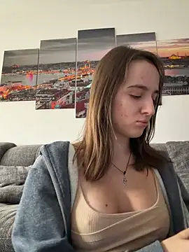 Snapshot of EmilyWi_ chatting on November 2025 01:48:01 PM EmilyWi online show from November 2025 01:48:01 PM