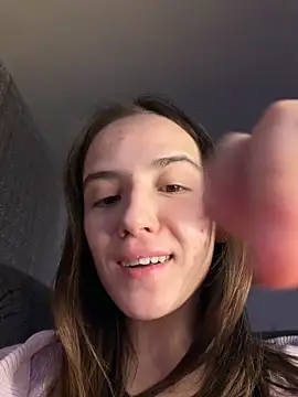 Snapshot of EmilyWi_ chatting on December 2025 08:04:02 PM EmilyWi online show from December 2025 08:04:02 PM