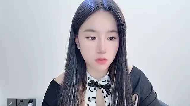 chloe-01 online show from December 2025 04:28:02 AM