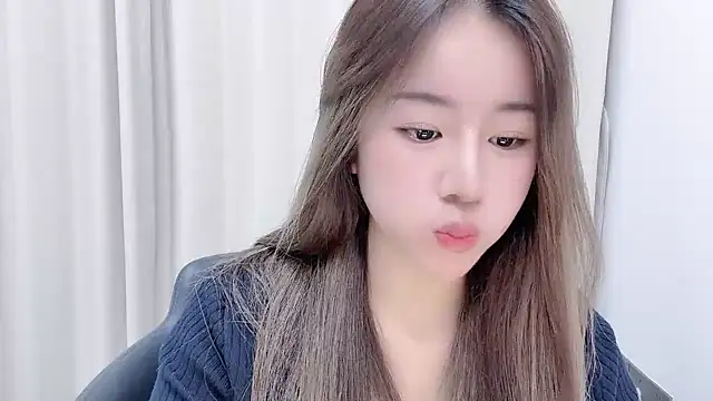 chloe-01 online show from January 2025 12:41:02 PM