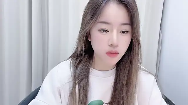 chloe-01 online show from December 2024 12:16:02 PM